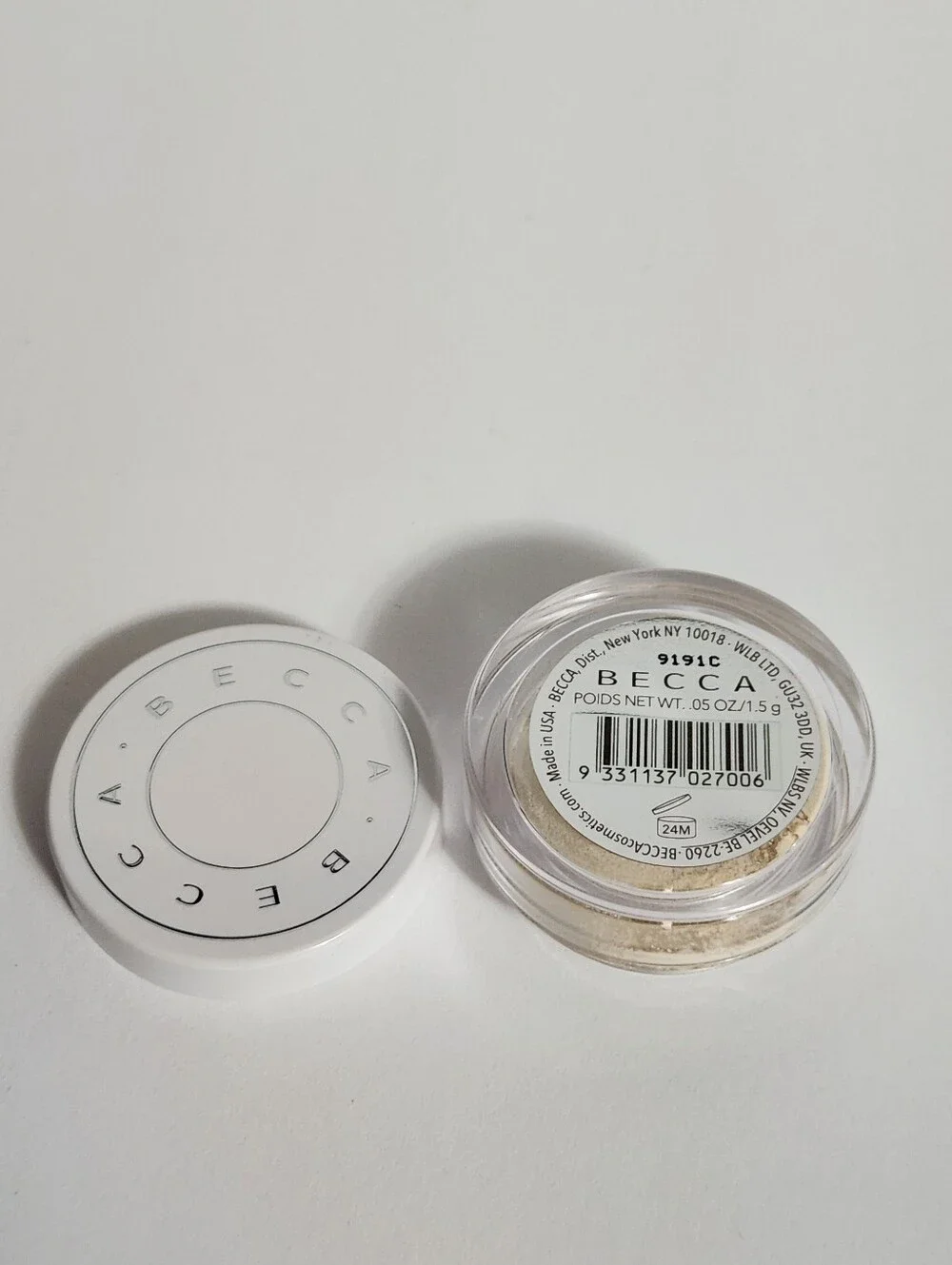 NEW BECCA Setting Powder - Picture 4 of 7